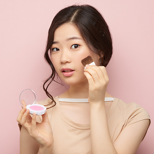 AGIC EYES BEAUTY WITH INDUSTRIAL CHARACTERISTICS